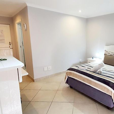 Point Village Hotel And Self Catering Mossel Bay Bagian luar foto